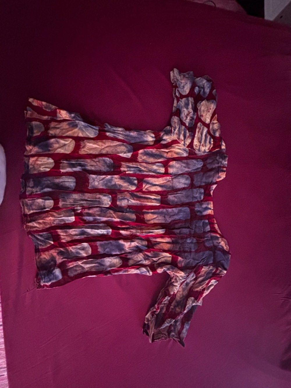 Women’s Red Patterned Short-Sleeve Top